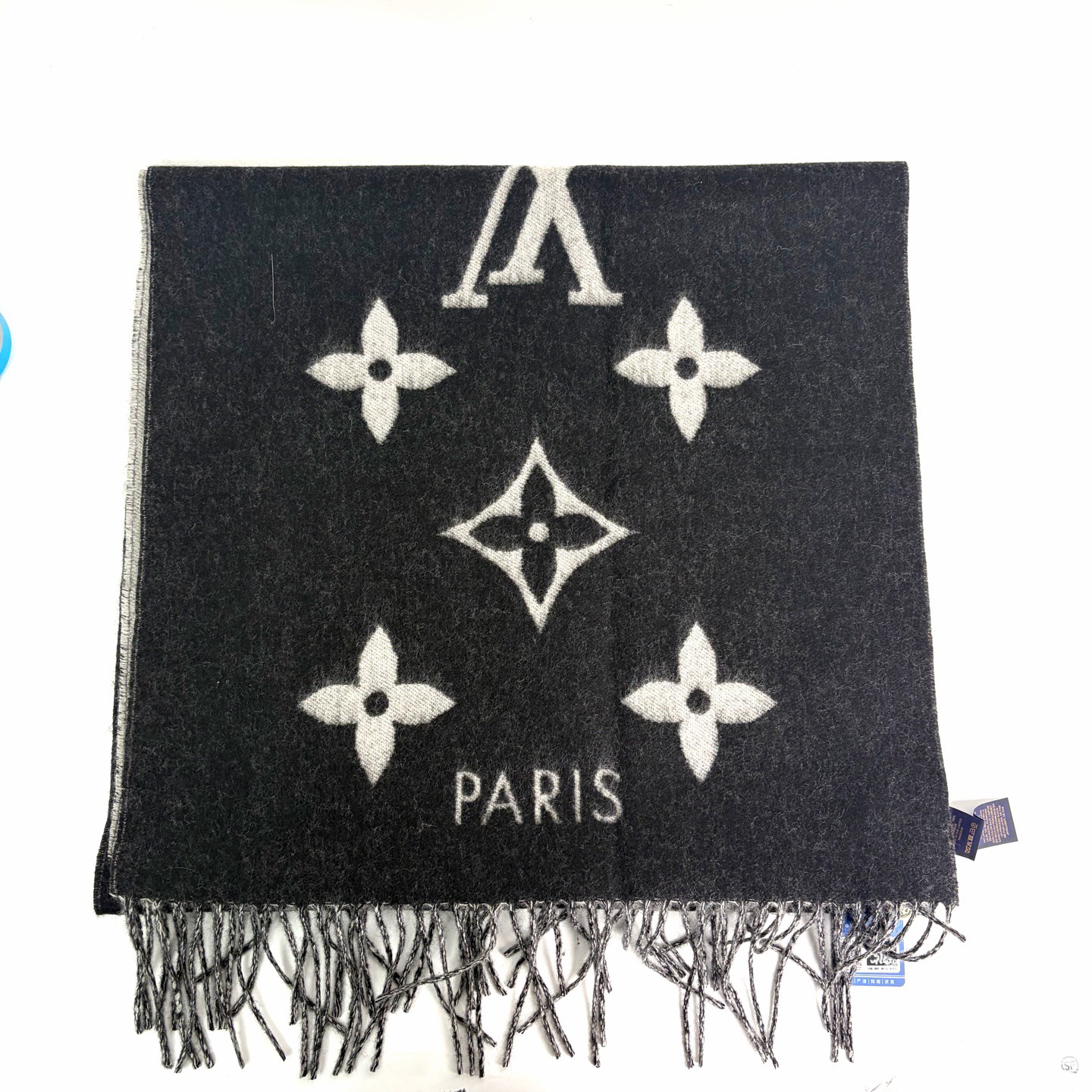 99新 LouisVuitton/路易威登 黑灰老花羊绒围巾 99新 bz0772