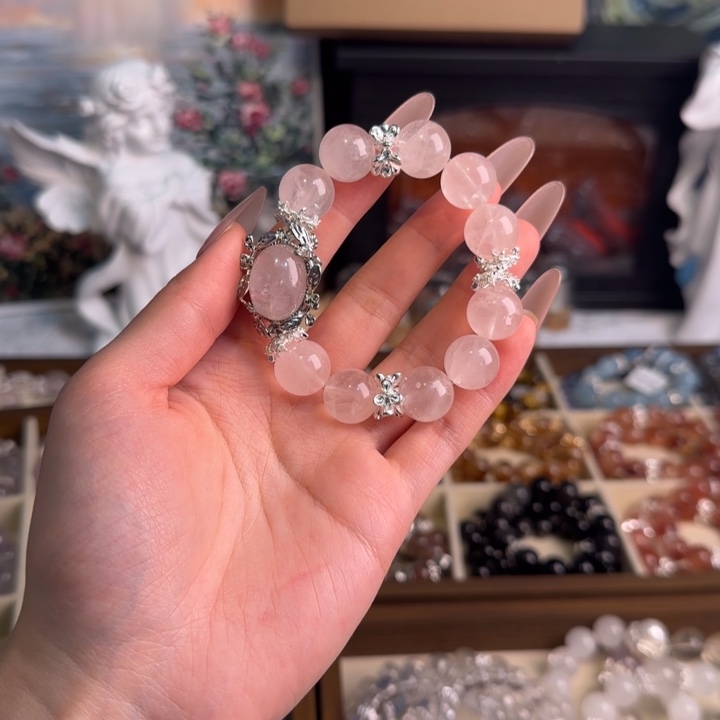 水晶手串18K金镶嵌粉水晶