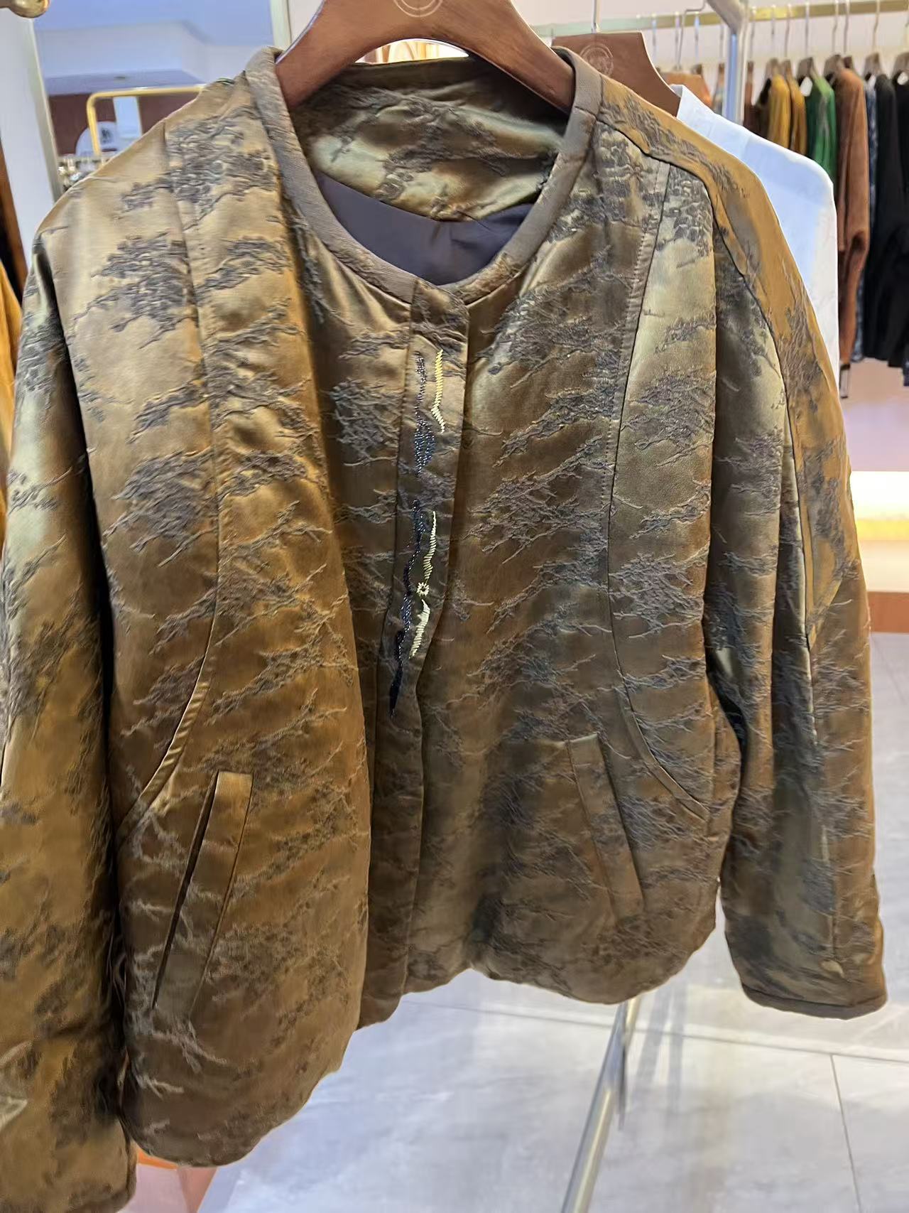 香云纱游丝鹅绒服轻便保暖 女式短款年轻时尚百搭秋冬冬季羽绒服