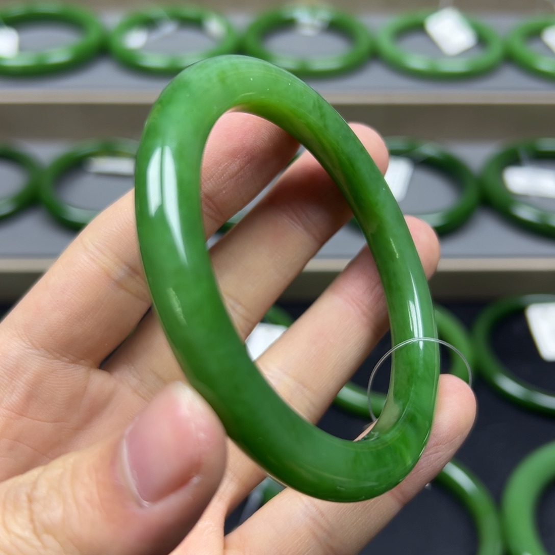 和田玉（碧玉）手镯未镶嵌