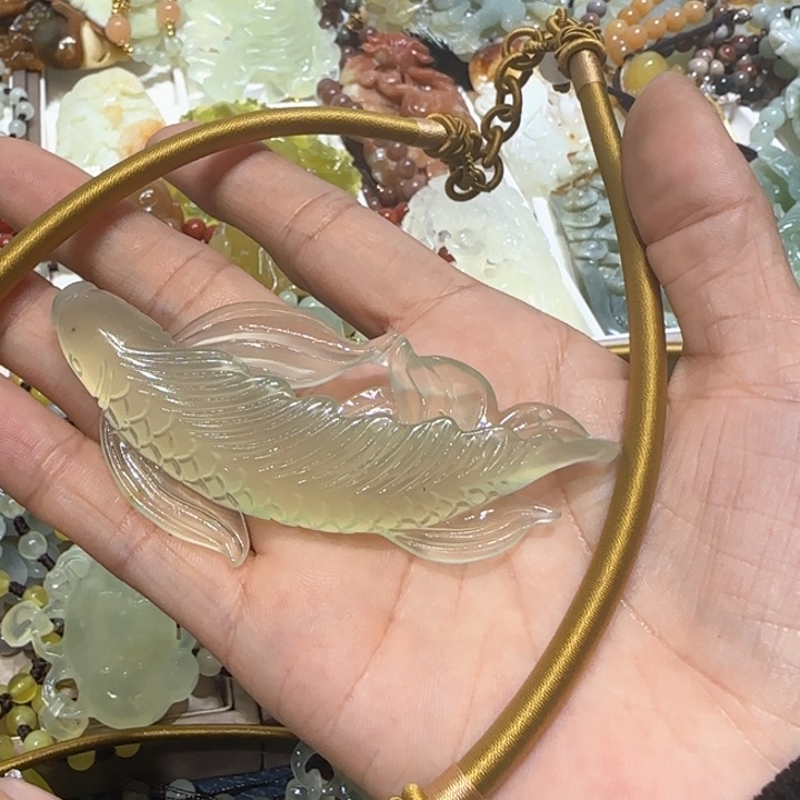 蛇纹石玉吊坠未镶嵌