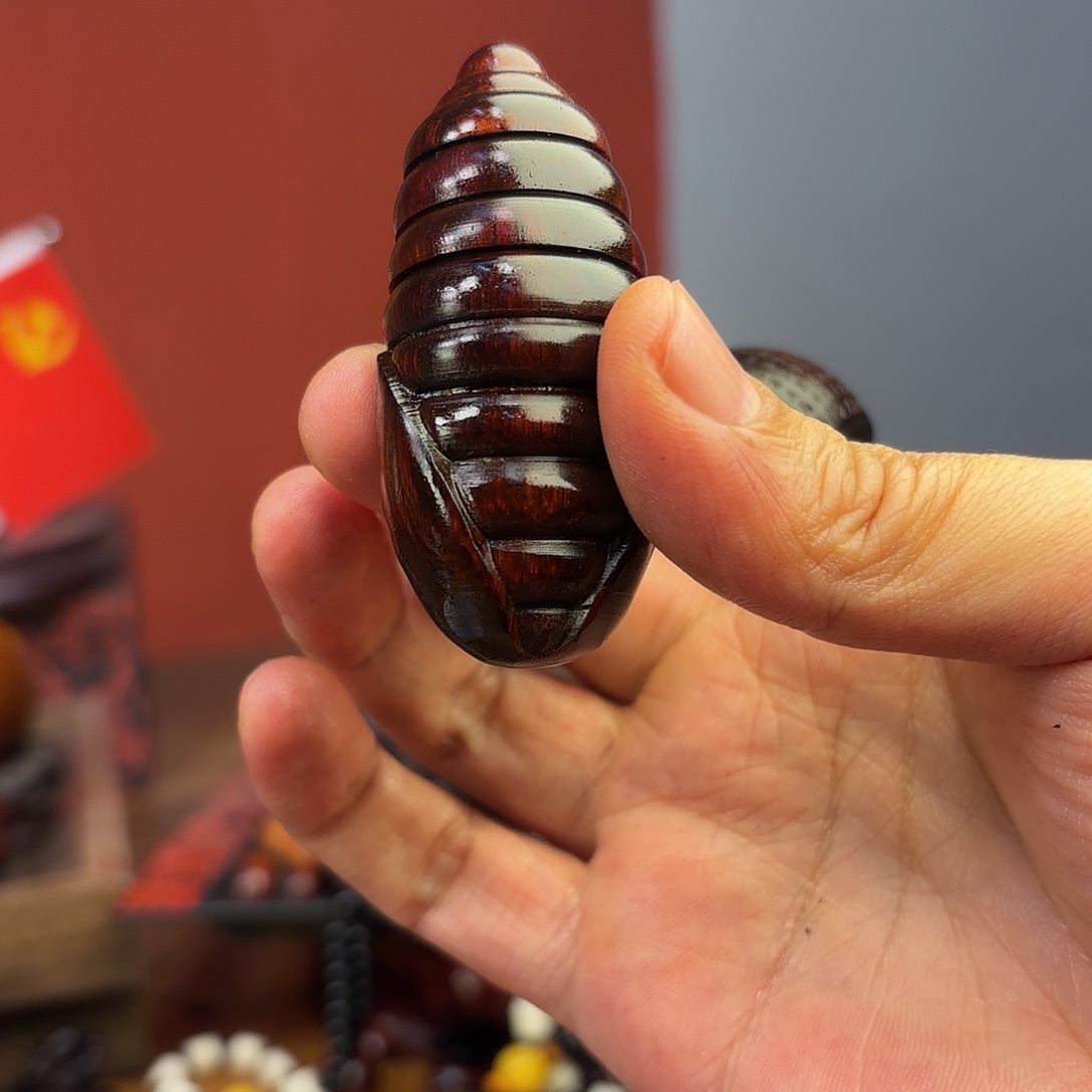 檀香紫檀（小叶紫檀）蛹