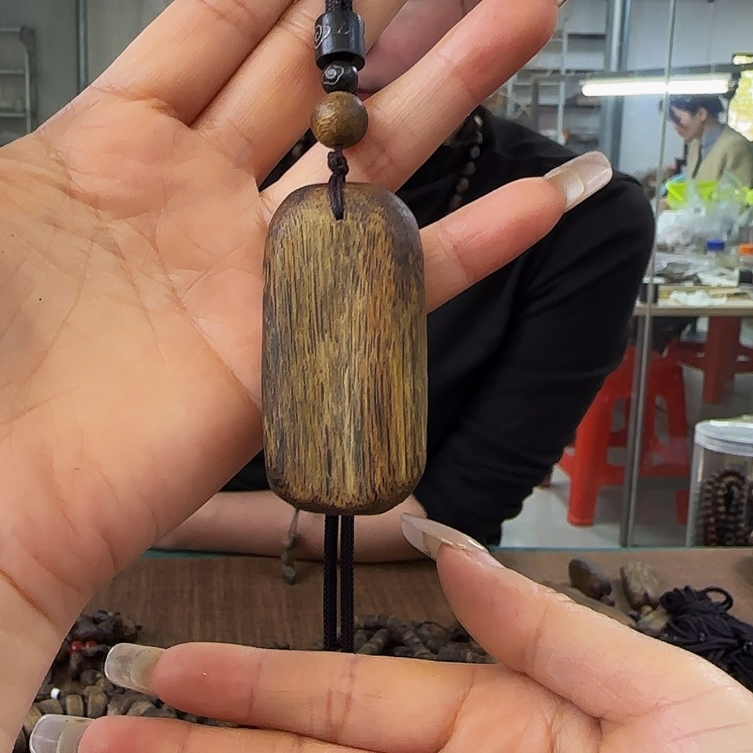 沉香吊坠多样性发货1条白棋12.5