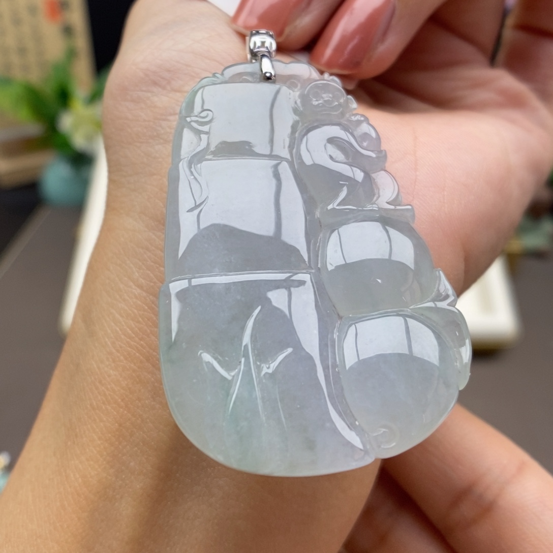 翡翠18K金镶嵌颈饰吊坠28