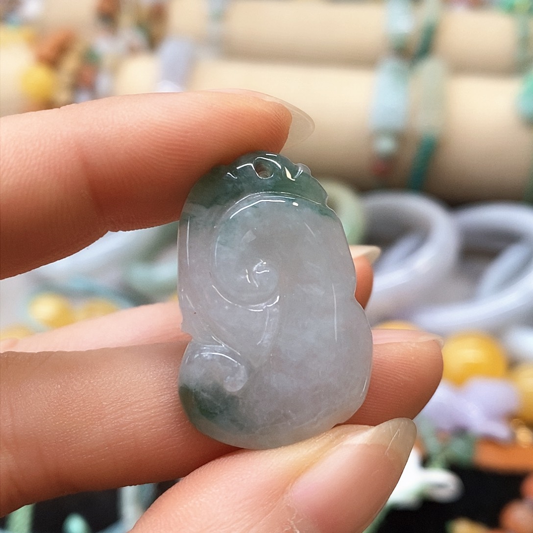 翡翠颈饰未镶嵌翡翠挂件