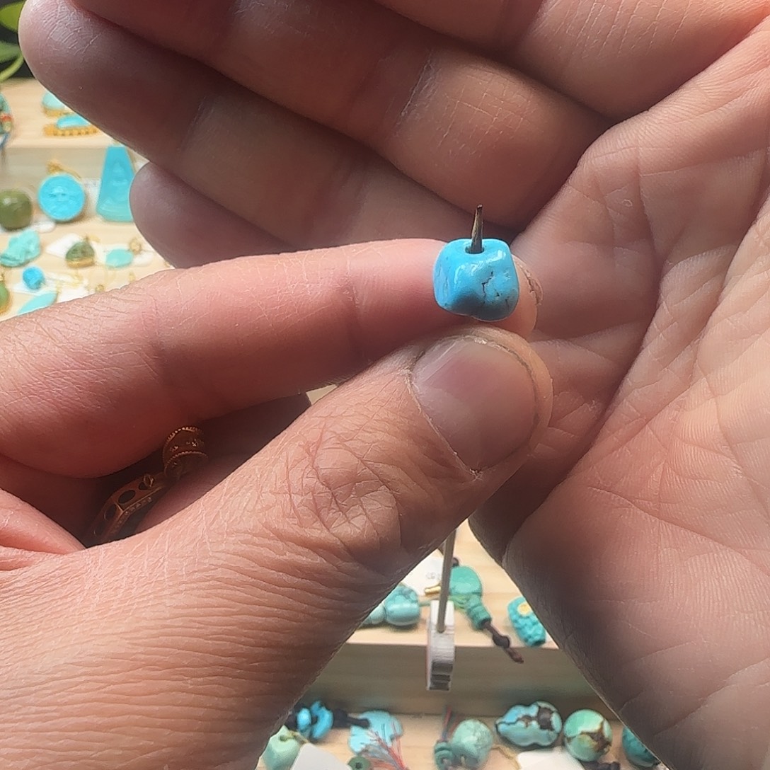 两***好绿松石未镶嵌珠宝半成品