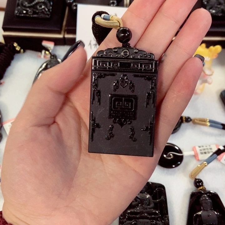 油***皮翡翠未镶嵌颈饰翡翠