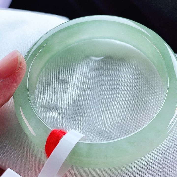 未镶嵌手镯翡翠55冰透绿