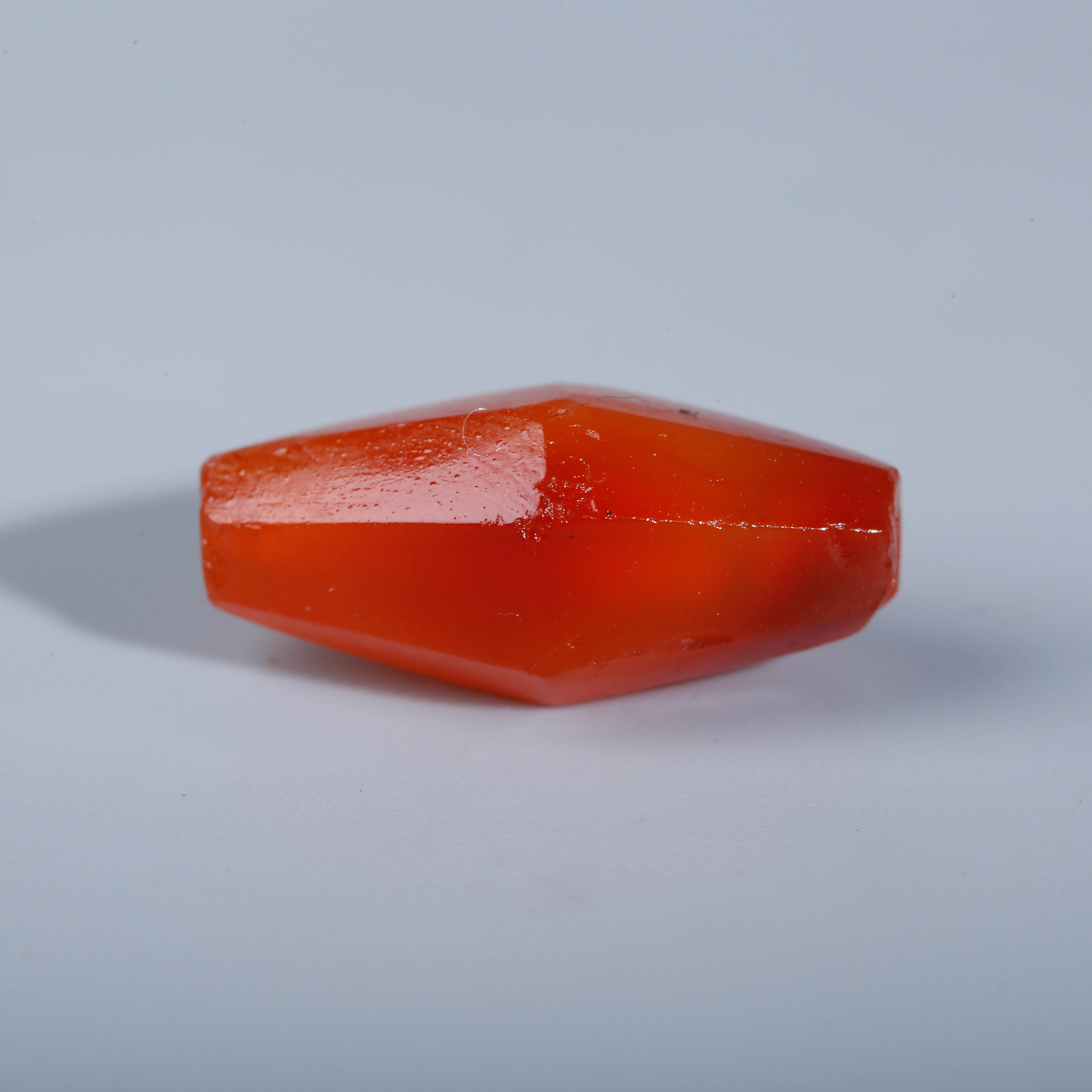 XY07-14 东南亚pyu红玉髓多棱管珠 8.8*16.2mm  