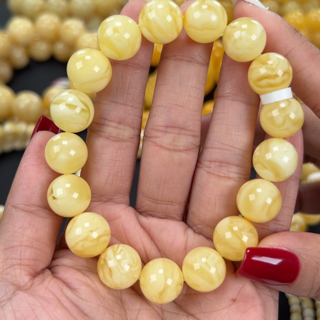 琥珀未镶嵌手链22.7克