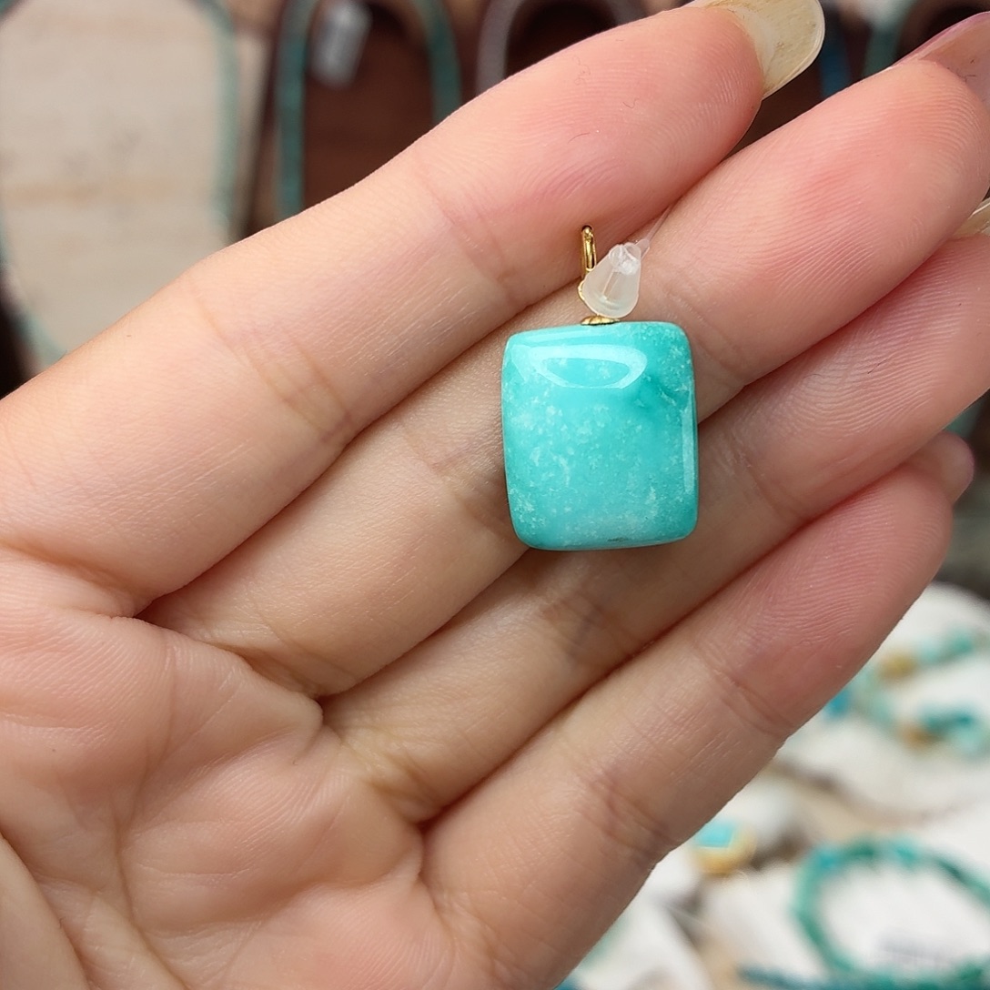 绿松石18K金镶嵌颈饰