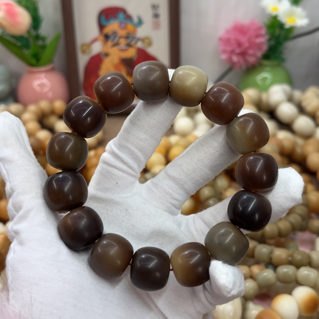 菩提根/象牙果吊坠18干磨瑕疵落地果138