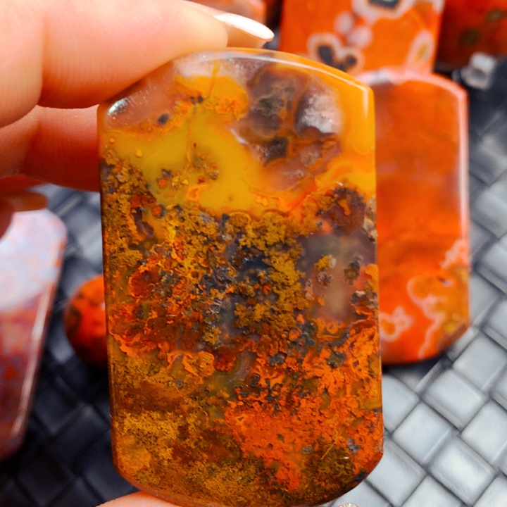 玛瑙/玉髓颈饰未镶嵌择****务