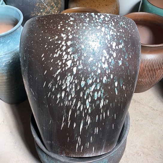 紫砂花盆口25高度30黑色龙