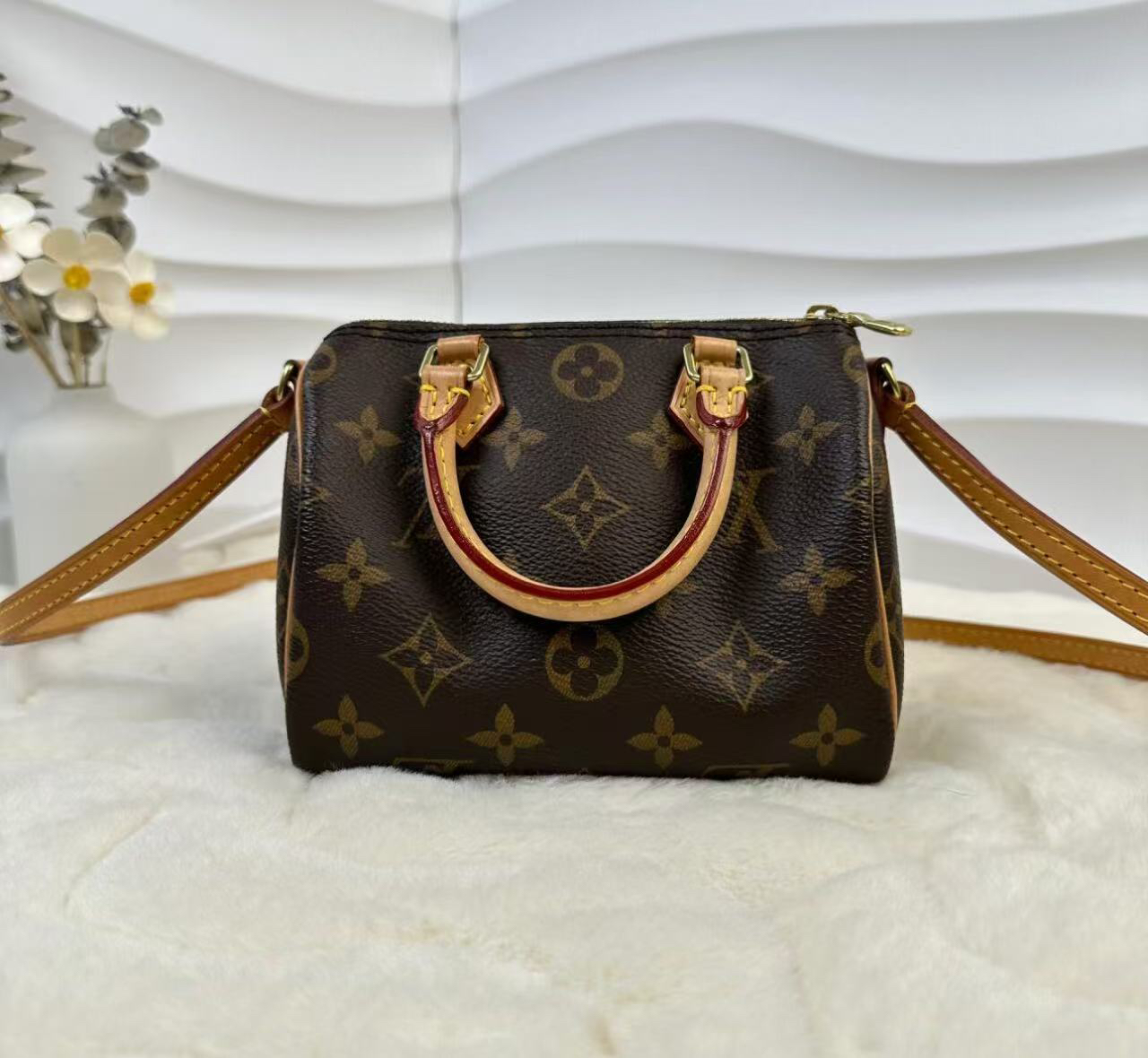 95新 LouisVuitton/路易威登 珍甄speedy nano斜挎包20年00991