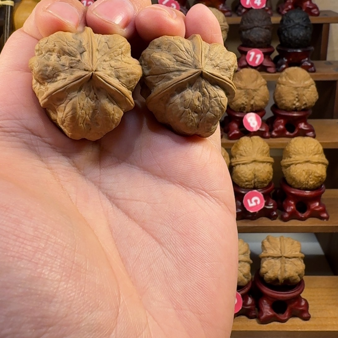 铁核桃把件肌肉尊炸四