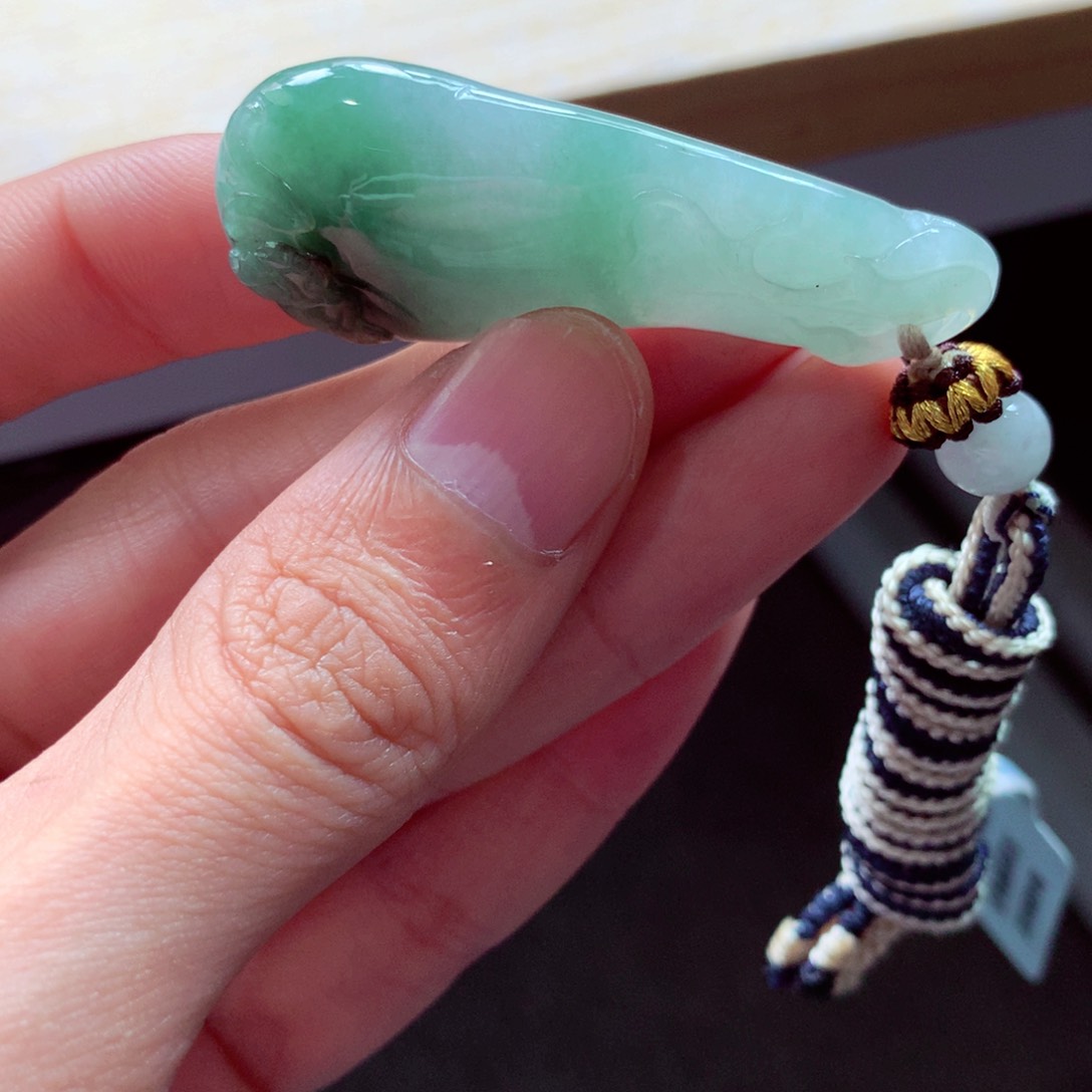 翡翠未镶嵌颈饰吊坠