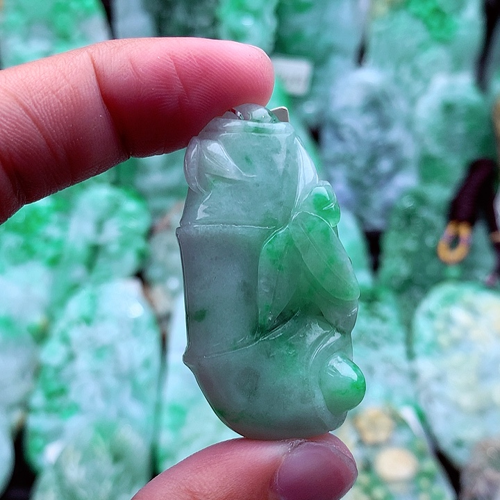 翡翠吊坠(不含链)未镶嵌