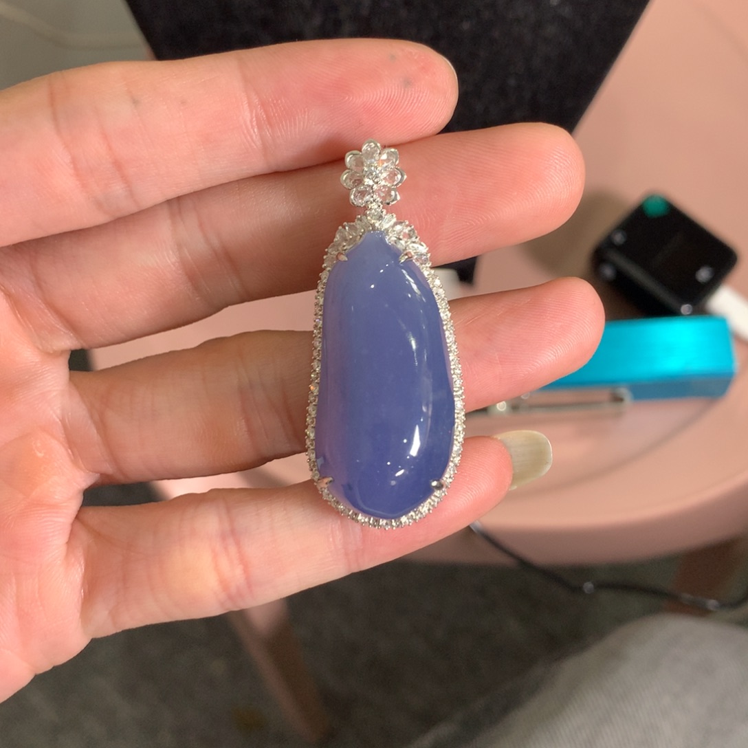 翡翠18K金镶嵌颈饰翡翠