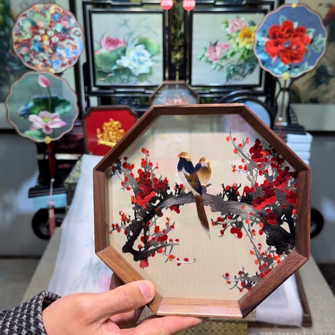 刺绣刺绣工艺精湛