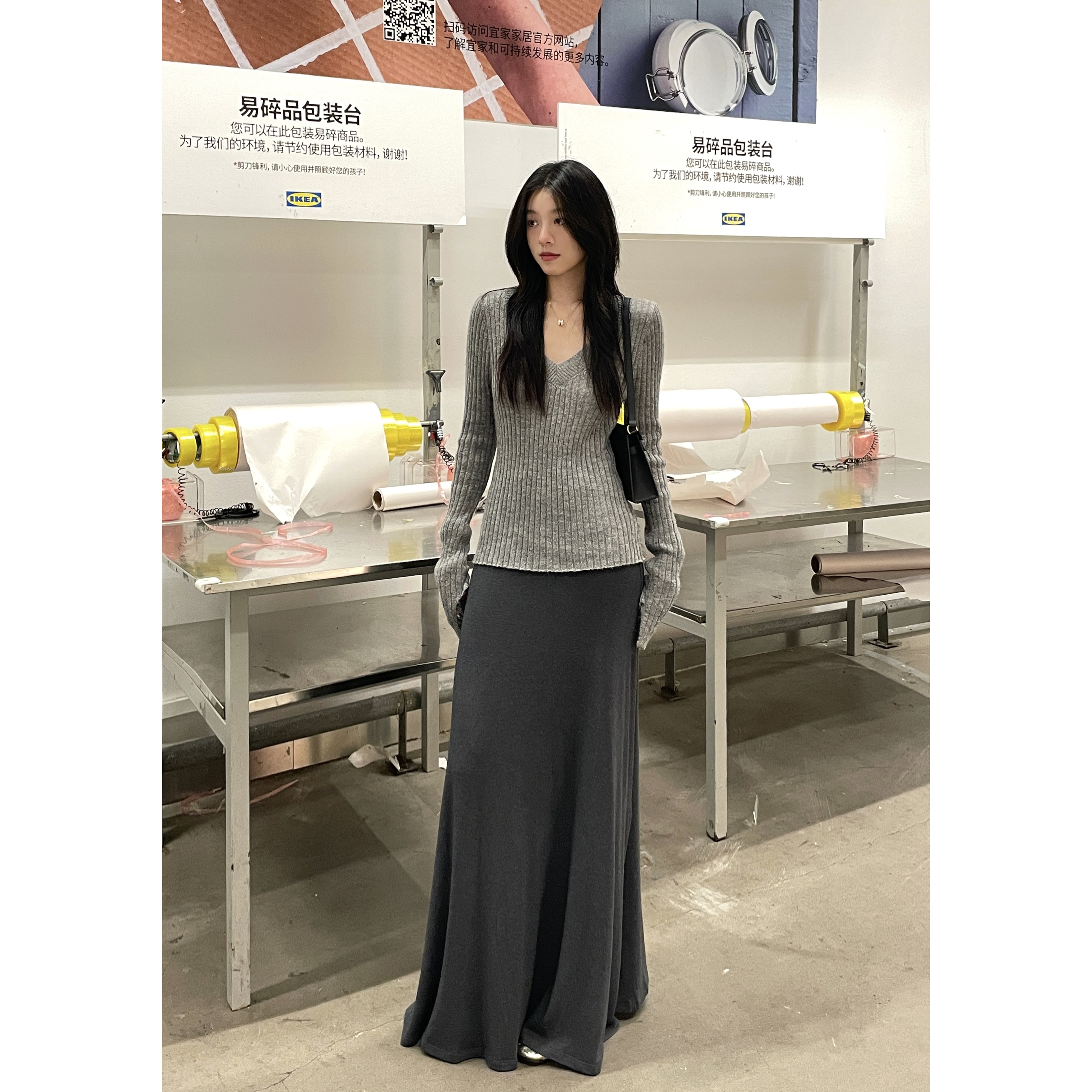 LLei大蕾【软乎乎】灰色复古长袖V领针织2025新款早秋显瘦毛衣