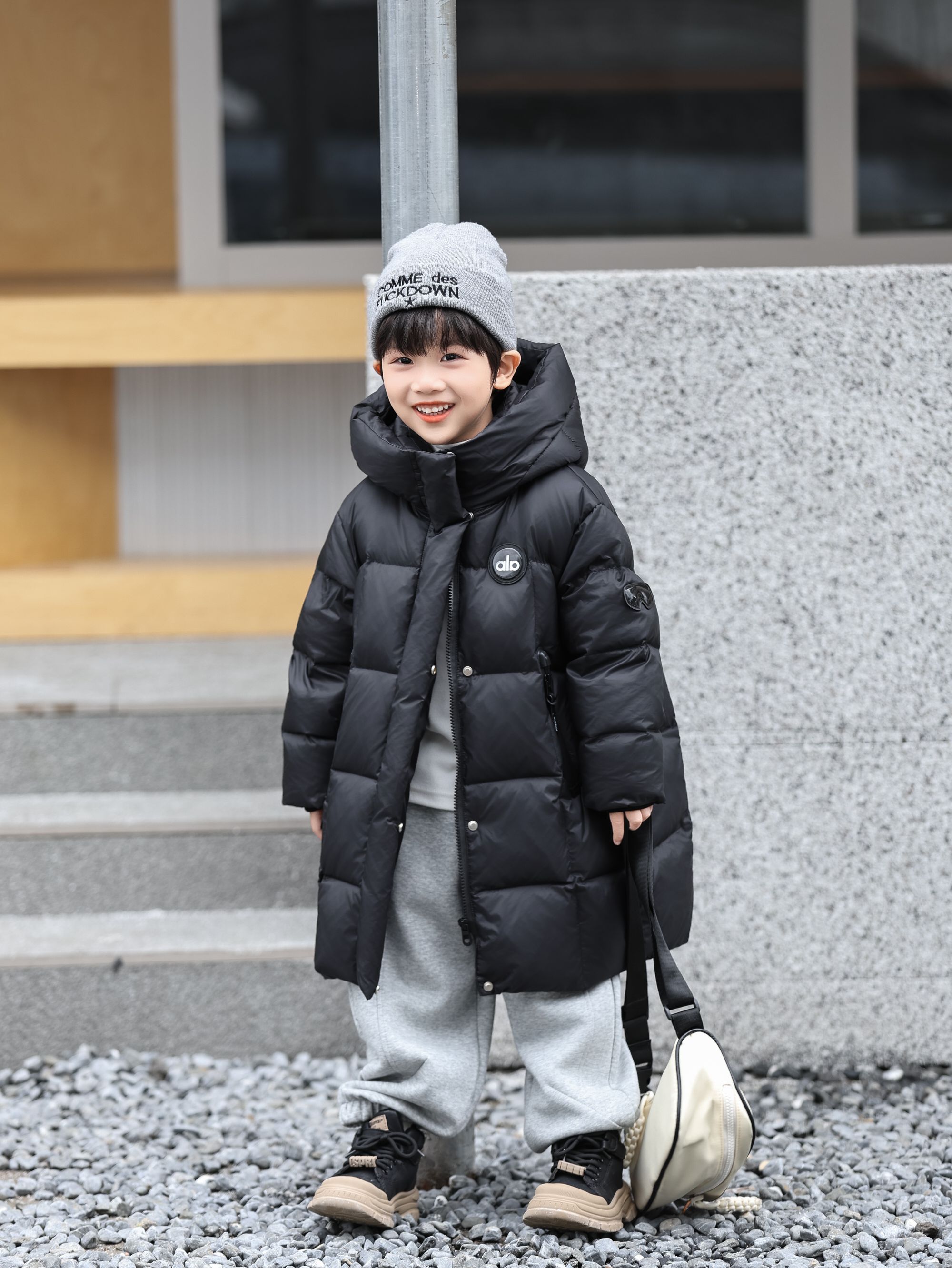 2025新款女童儿童羽绒服男童长款连帽中小童加厚羽绒洋气外套