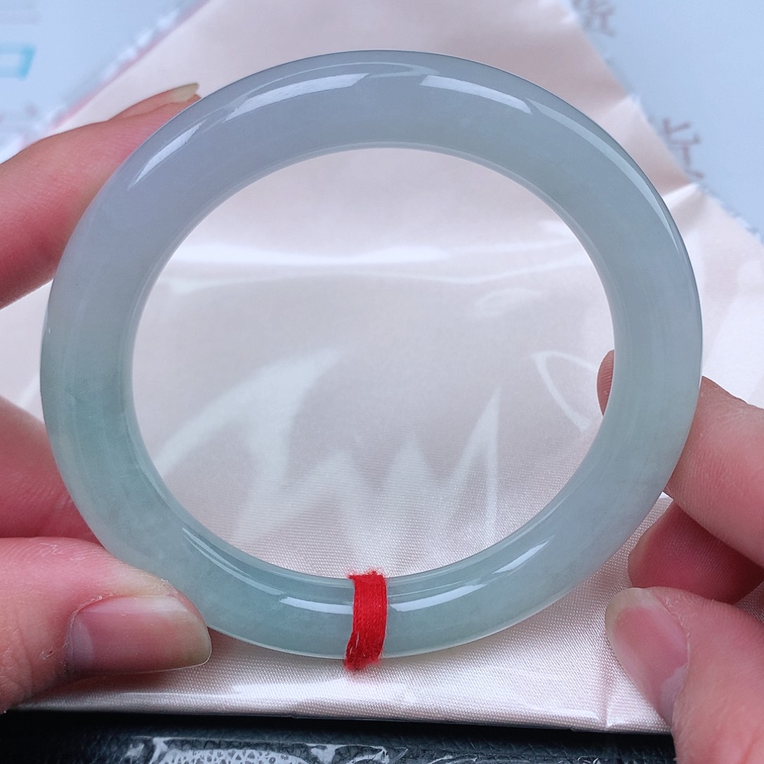 翡翠手镯（圆镯）未镶嵌