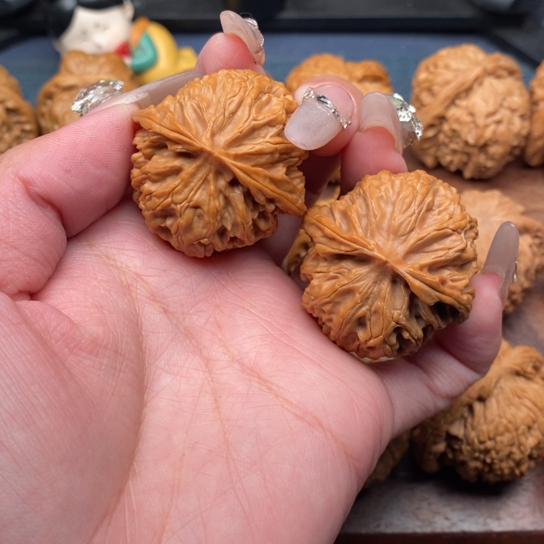 文玩核桃把件全品，红皮苹果圆38，金钱底