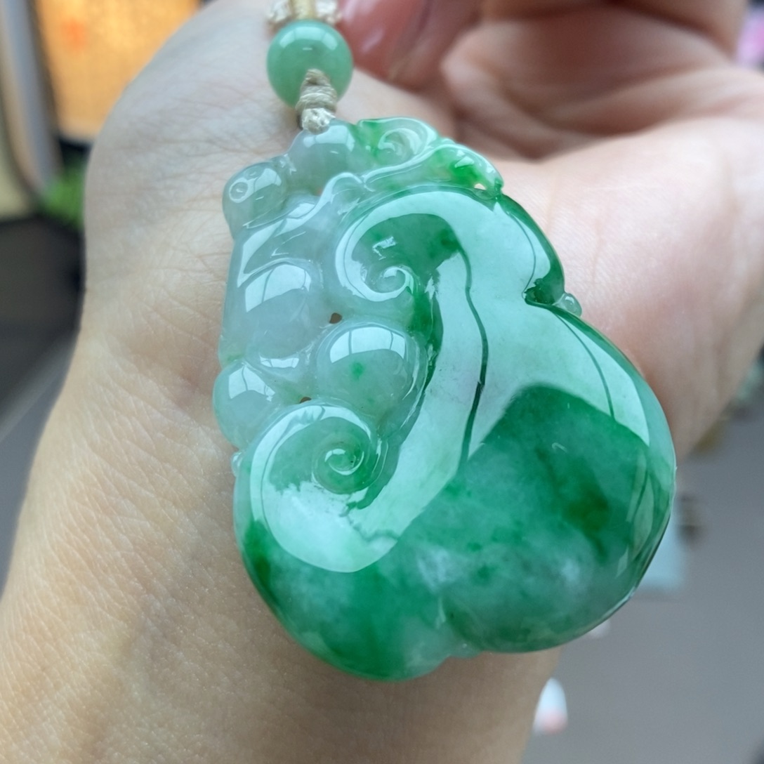 翡翠未镶嵌颈饰吊坠74