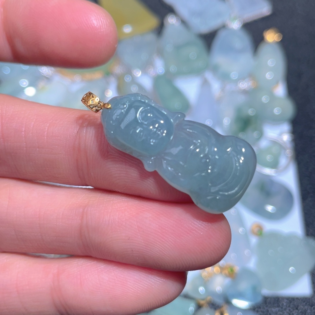 翡翠颈饰18K金镶嵌翡翠