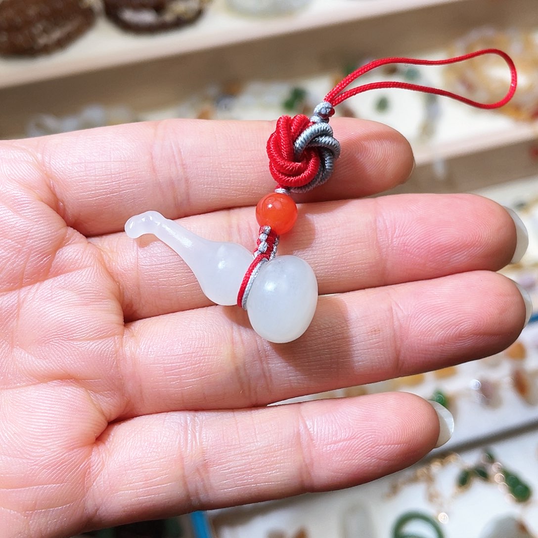 和田玉颈饰未镶嵌白玉葫芦挂件