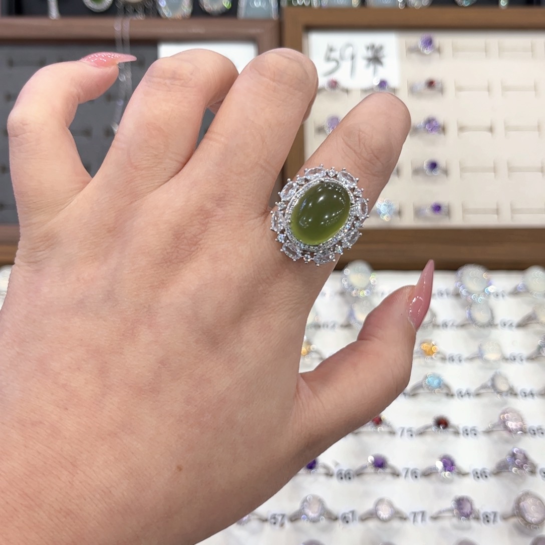 银S925镶嵌岫玉戒指?****?