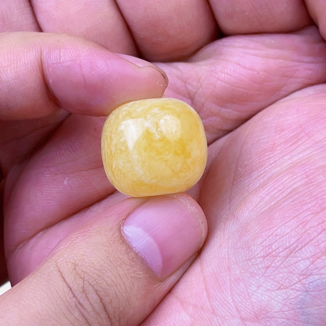 琥珀珠宝奇石未镶嵌欣**暖