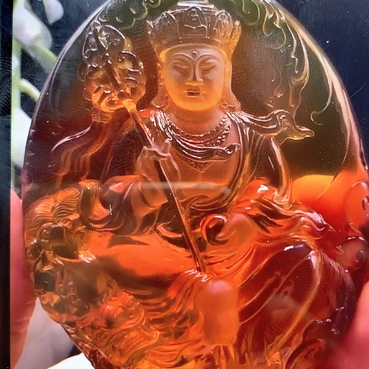 琥珀未镶嵌颈饰地藏王