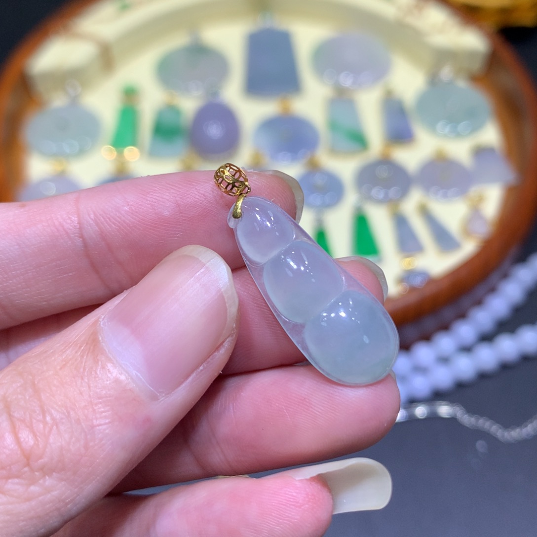 翡翠吊坠(不含链)18K金镶嵌