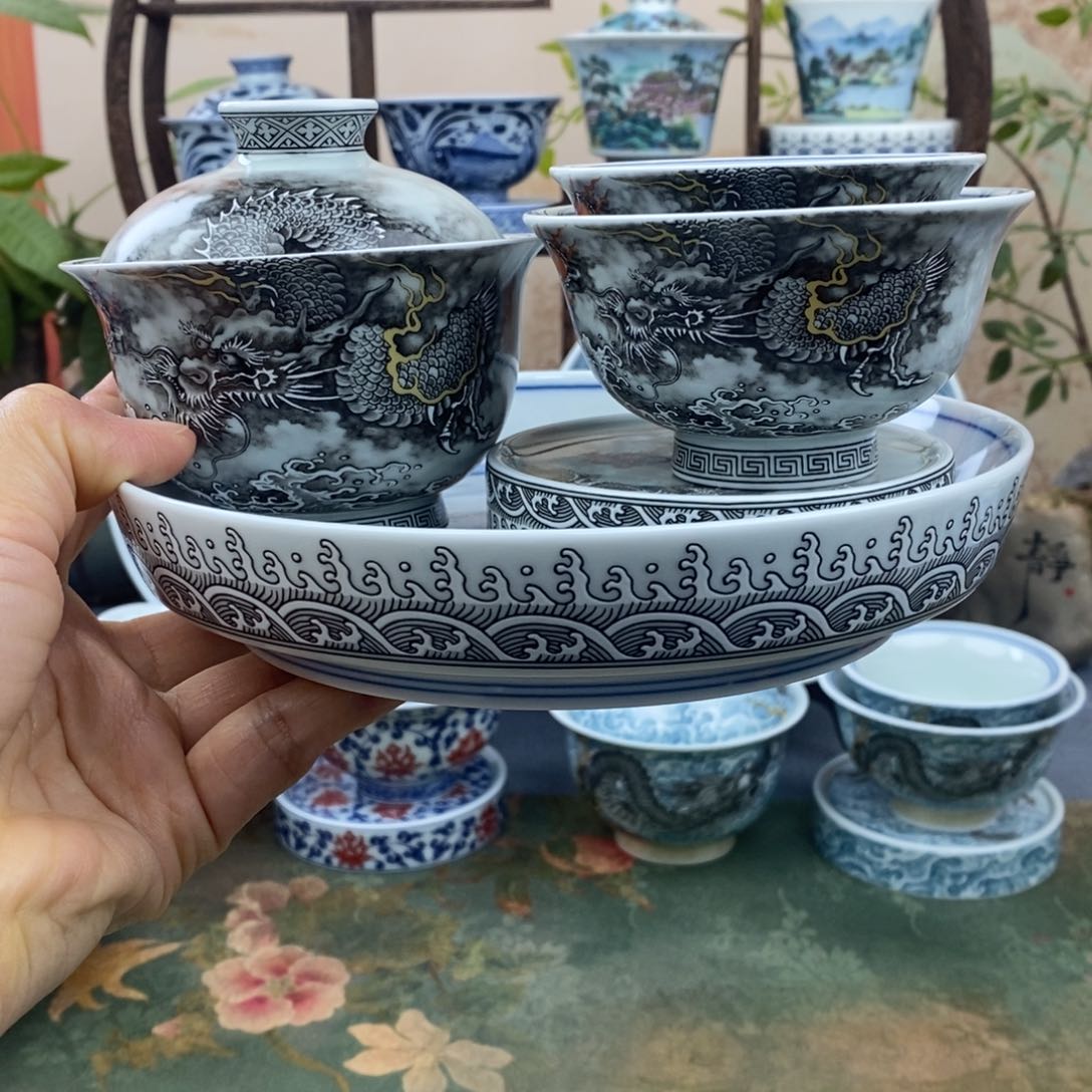 烟**子景德镇陶瓷学院副院长兼美术