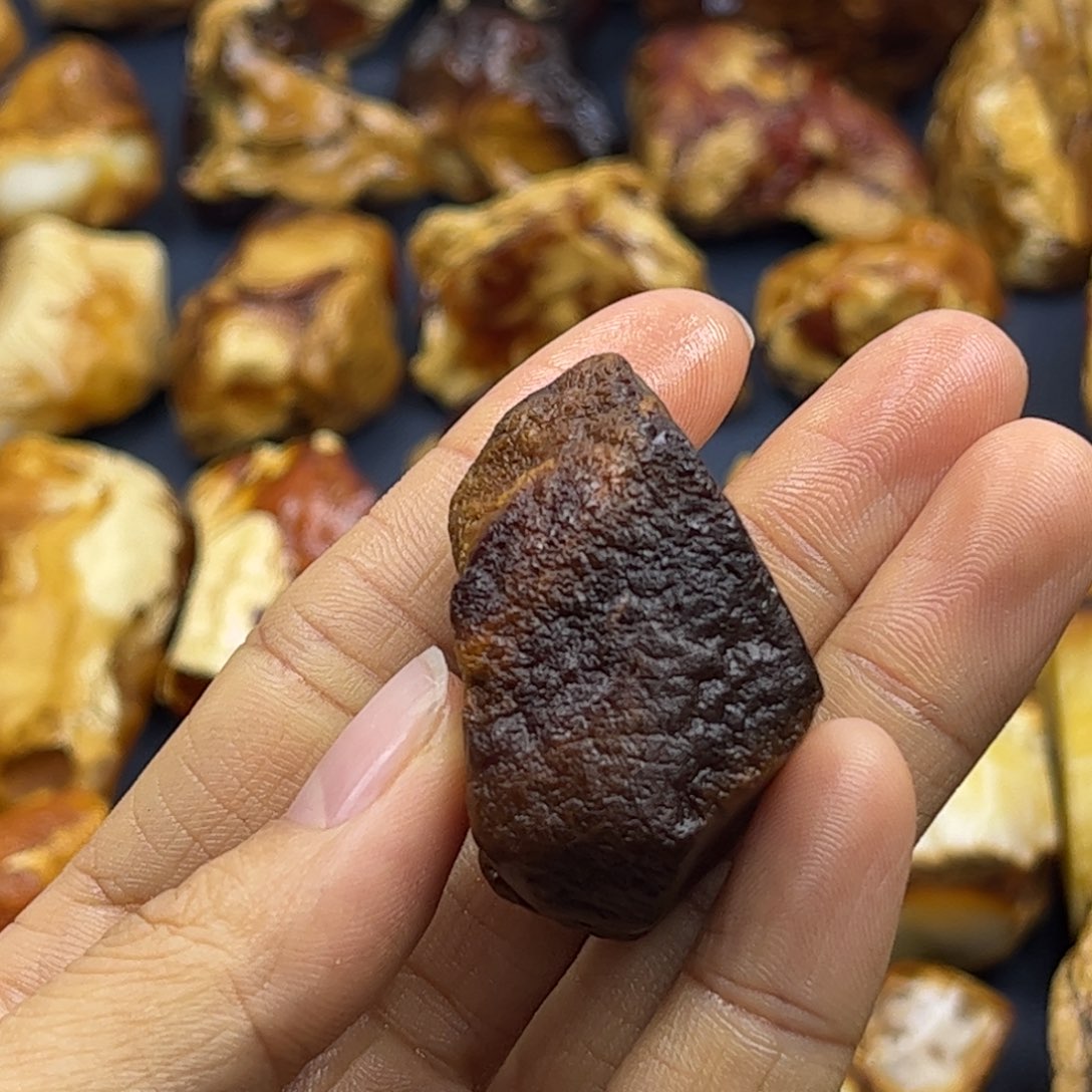 一***云定制琥珀未镶嵌蜜蜡定制