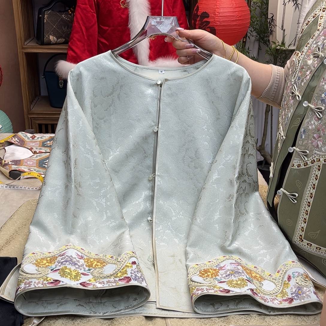 刺绣四季款太太服成衣胸围106