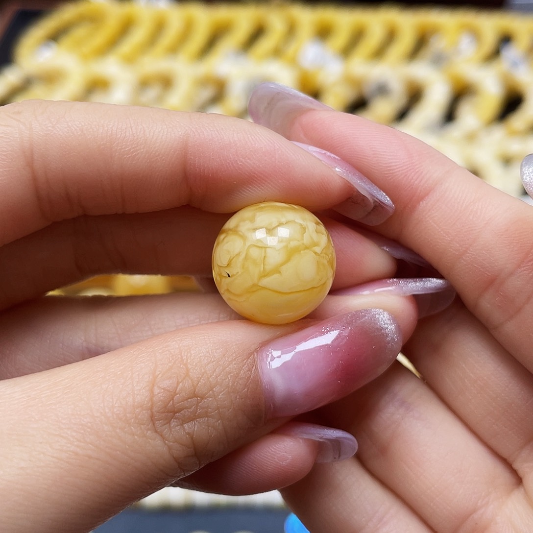 蜜蜡裸石未镶嵌圆珠16.3mm瑕疵福利