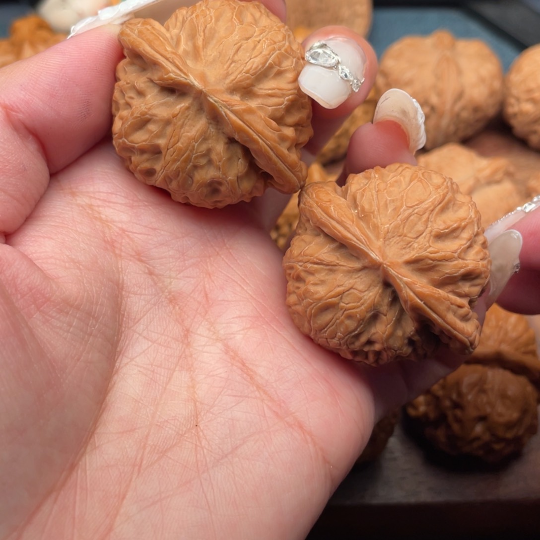 文玩核桃把件全品，矮桩红皮宫灯42