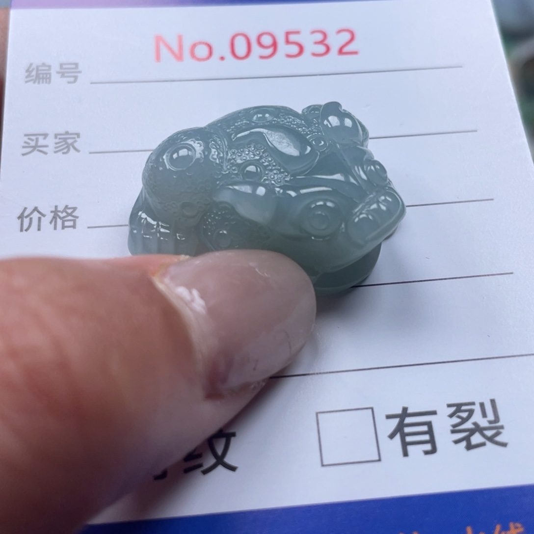 翡翠挂件未镶嵌翡玉缘翡翠挂件