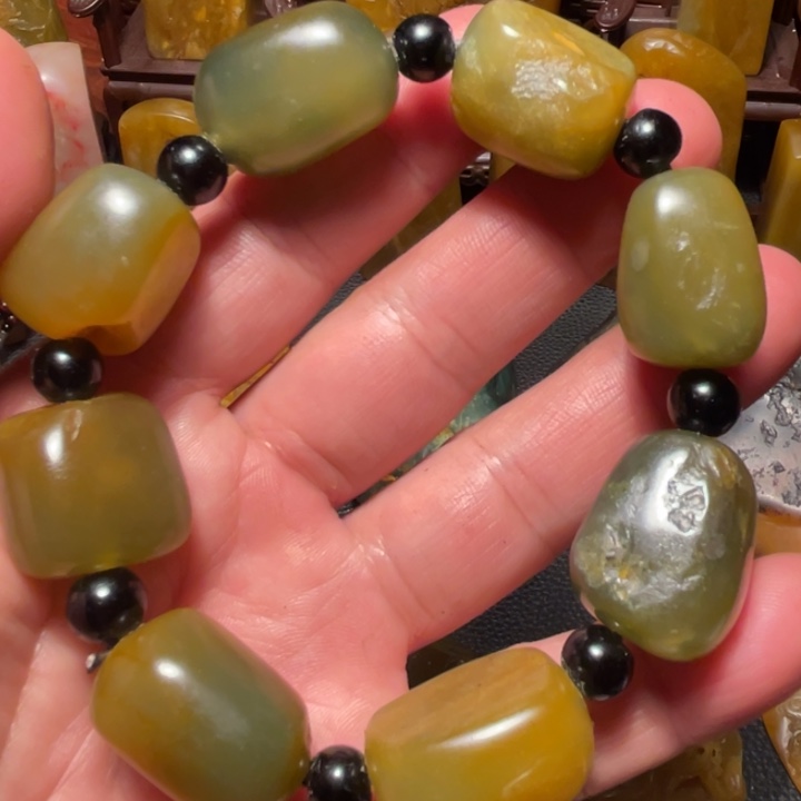 牧***谷昌化石印石田黄手串一条