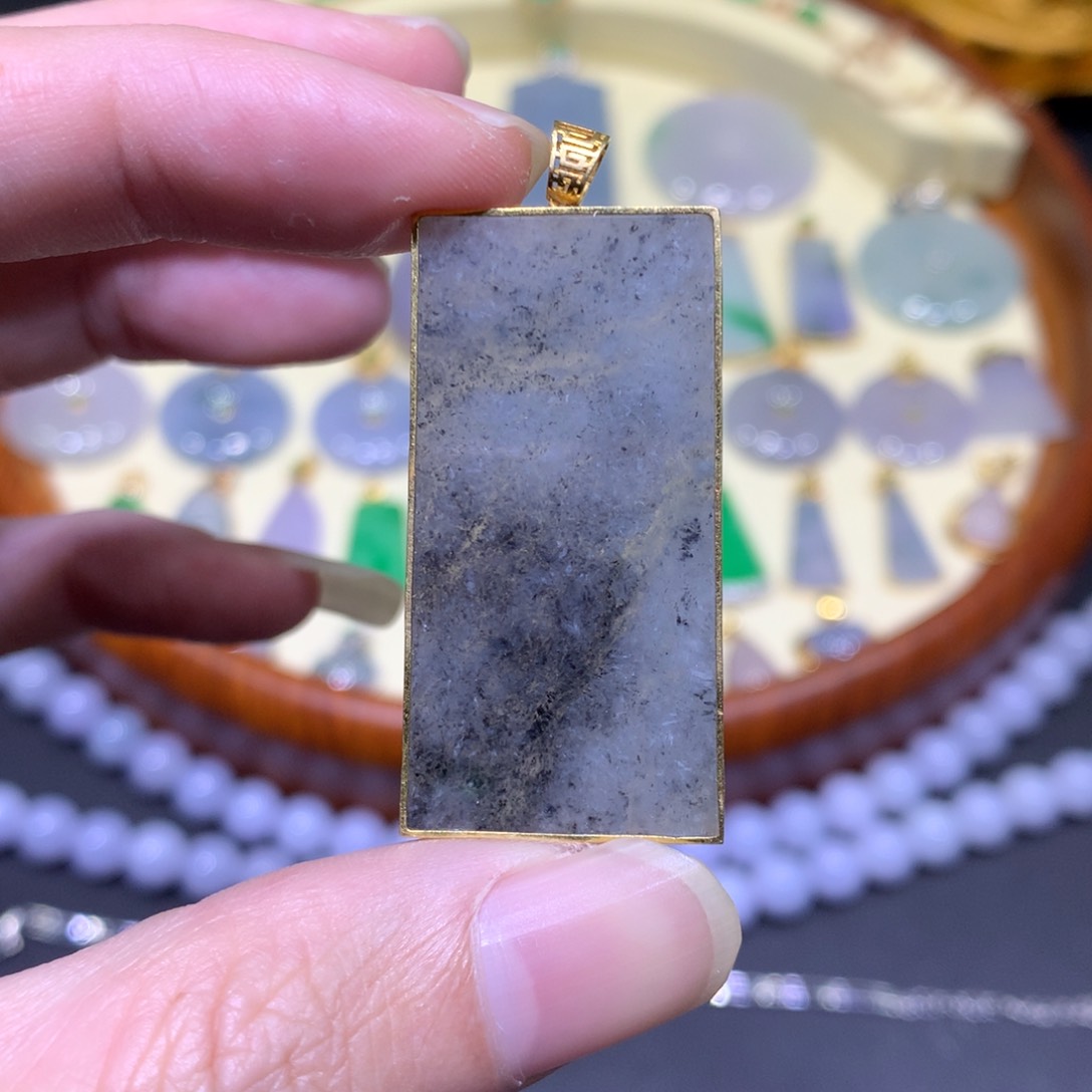 翡翠吊坠(不含链)18K金镶嵌