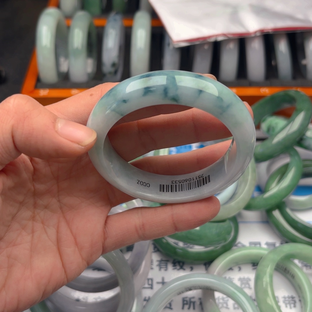 翡翠未镶嵌手镯5455x2. 6