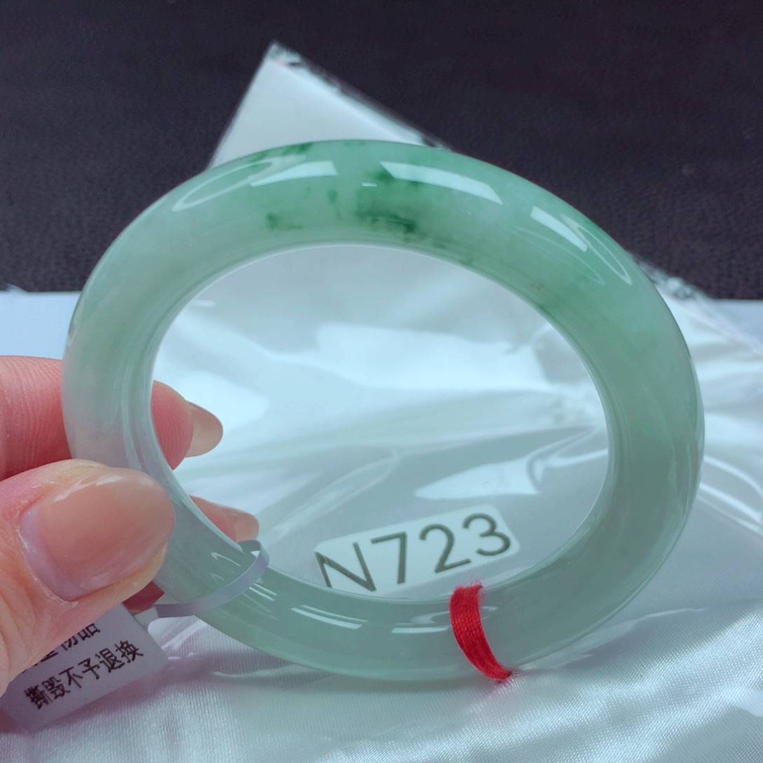 翡翠手镯未镶嵌手镯88