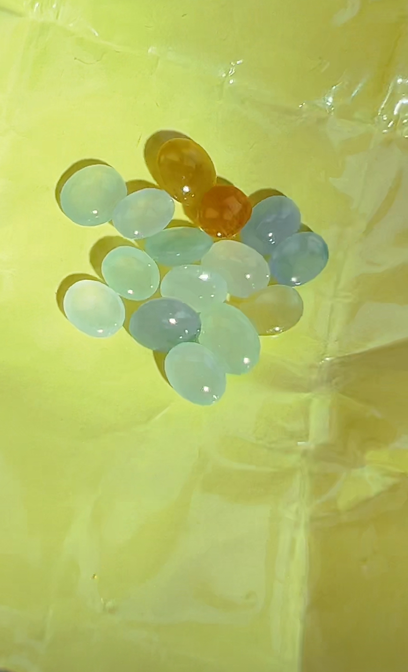 天然翡翠A货蛋面72