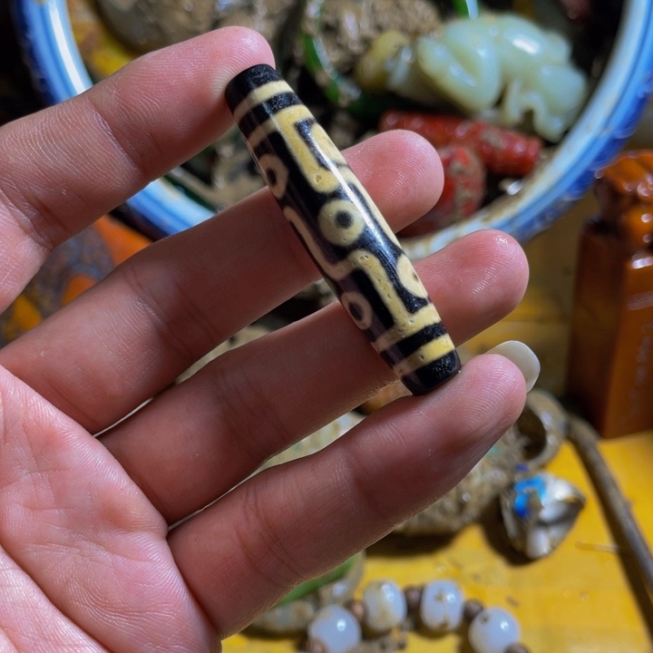 颈饰未镶嵌和田玉（糖玉）