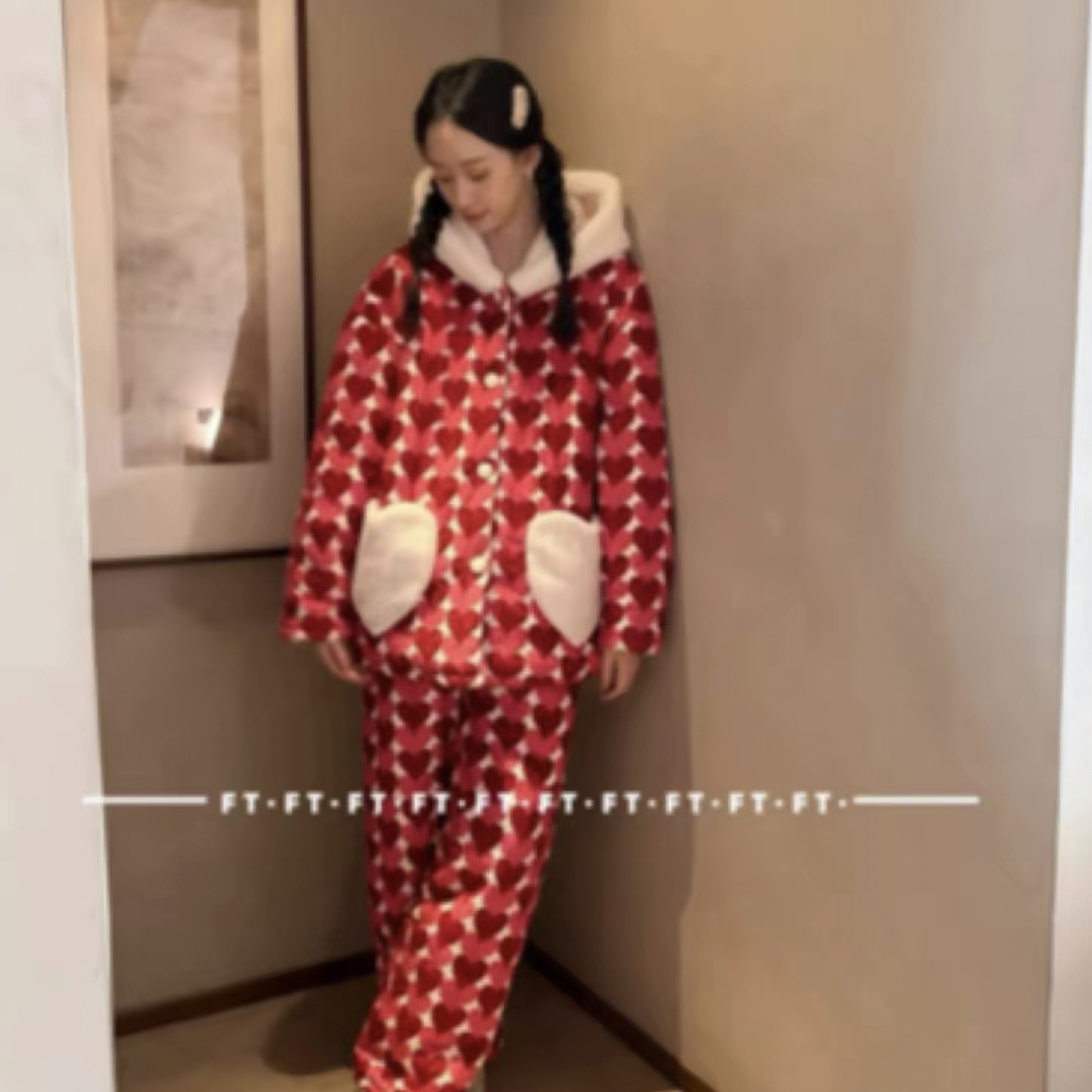 F T连帽爱心娃娃棉服