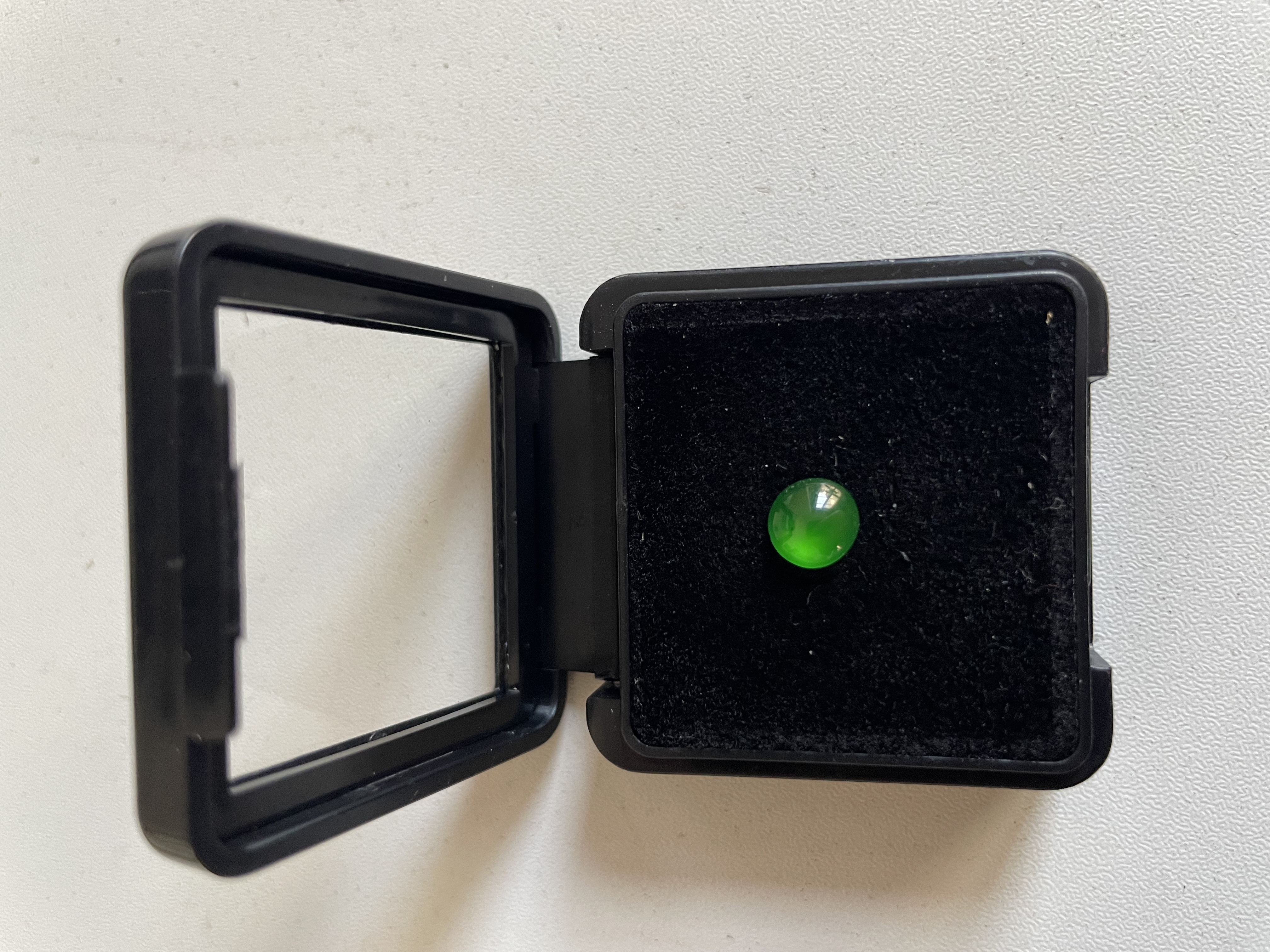 自然光拍摄缅甸天然A货翡翠高冰起光黄阳绿蛋面裸石6+H