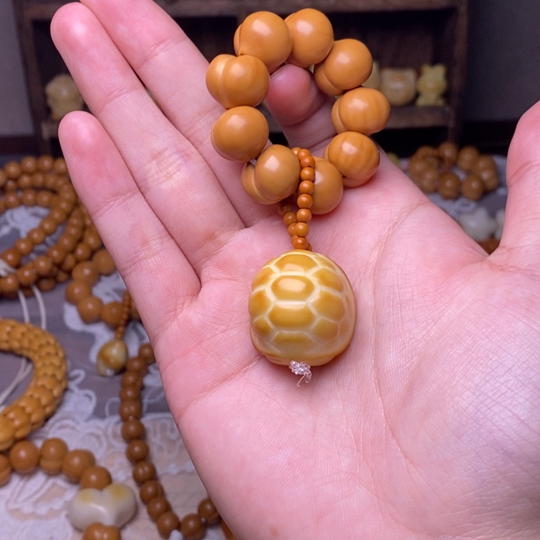 猴头核桃把件屁桃